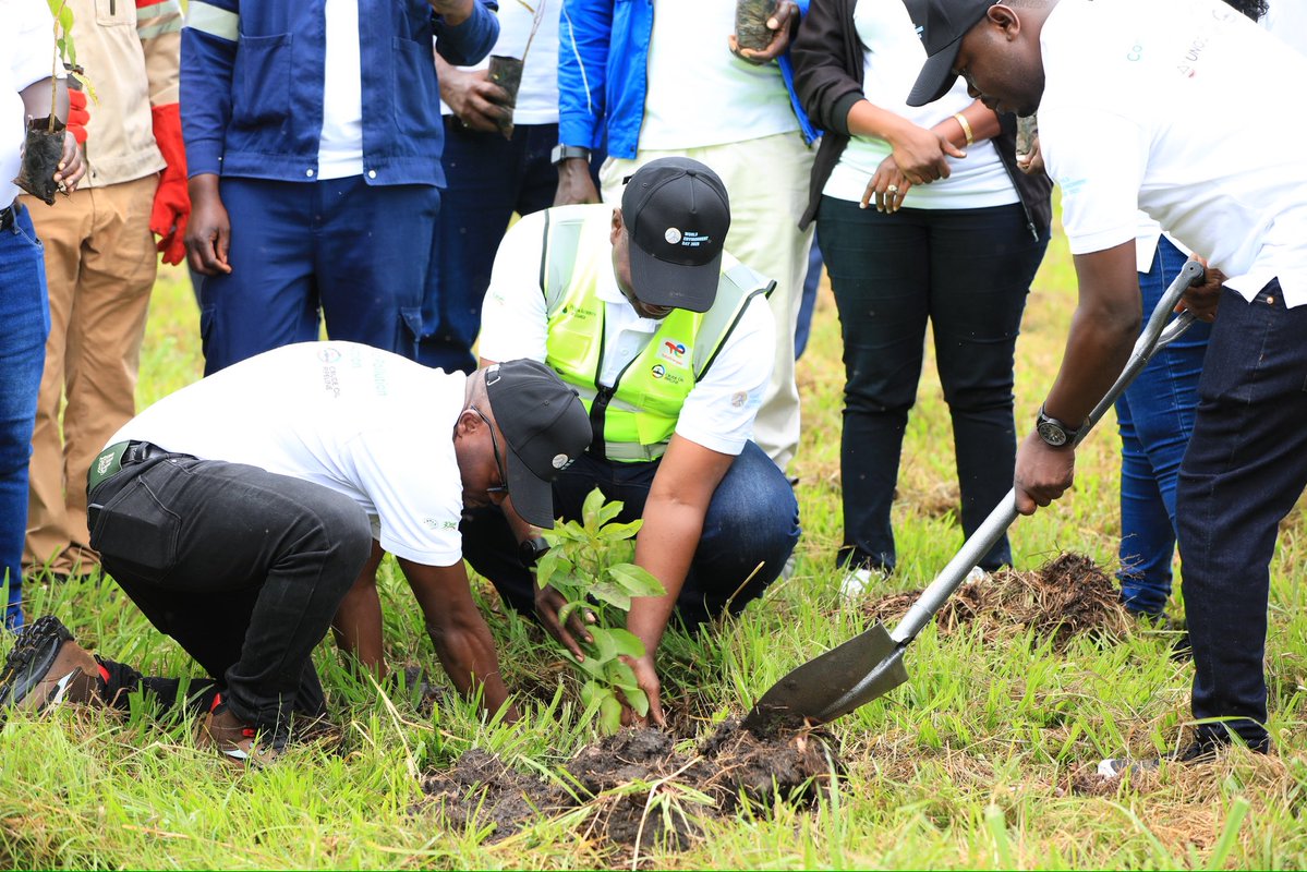 PAU_Uganda's tweet image. Why this joint #WorldEnvironmentDay celebration?
“It’s a platform to demonstrate our unwavering commitment to the sustainable use of Uganda’s petroleum resources—creating lasting value for both society and the environment.”—Dr. Joseph Kobusheshe, Director EHS, @PAU_Uganda