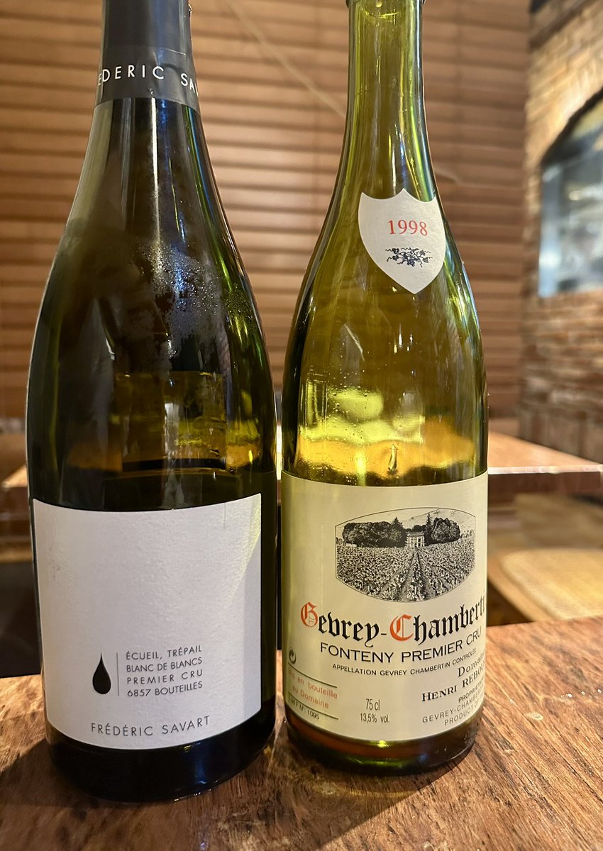 PON_no_wine's tweet image. 久し振りに会社仲間と🍷
持ち込んだのはサヴァールと熟成ブル

将来のことも交えながら、ゆるく話して、気楽に飲む
そんなワイン時間もいいのよね〜