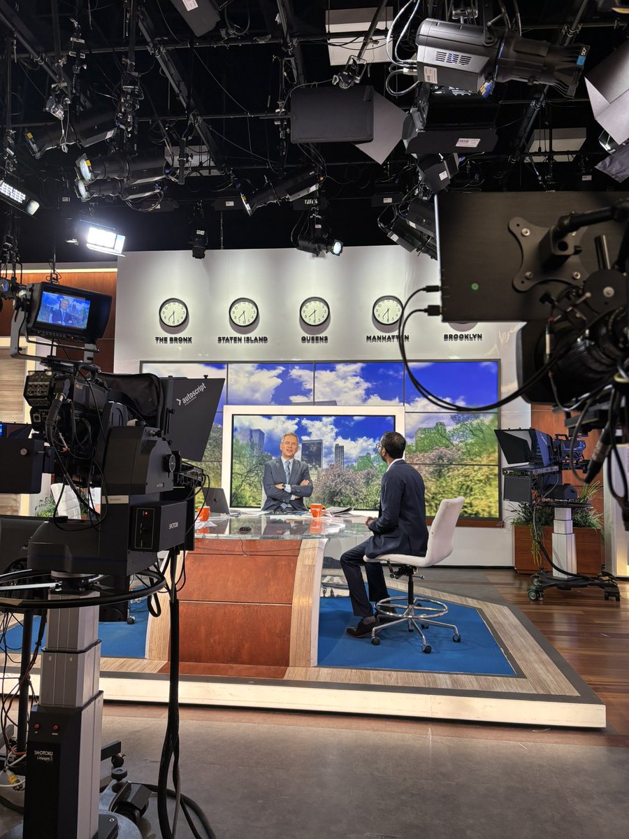 voteshekar's tweet image. Good Morning! I started the day early by talking to @patkiernan on @NY1 Mornings on 1 about the passage of our bill that ensures street vendors don’t face jail time for trying to feed their families.
Did you catch us this morning?