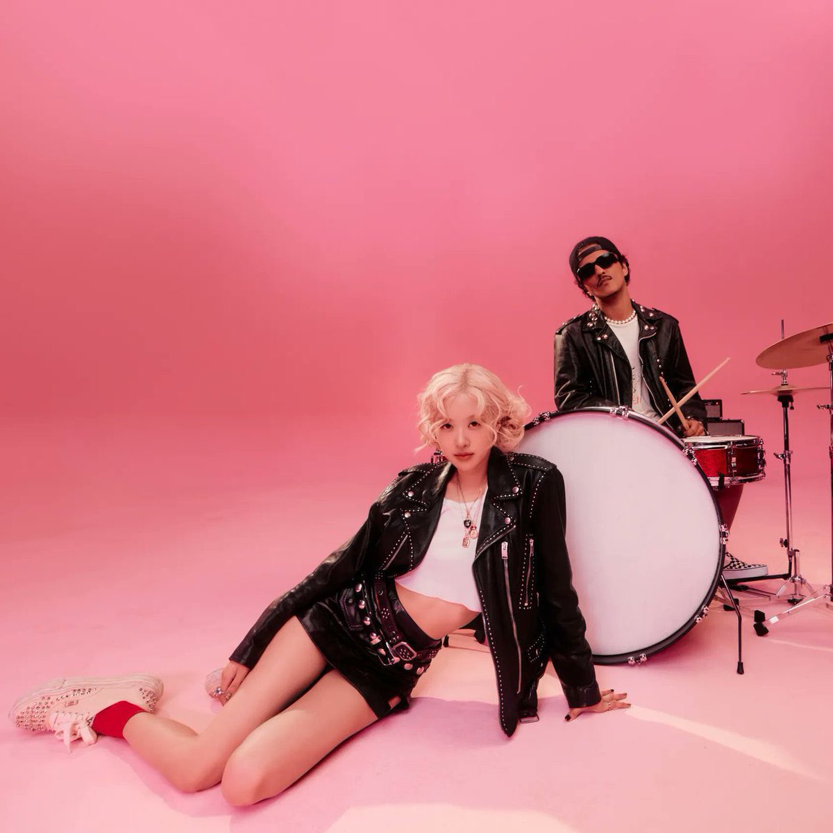 Rosé and Bruno Mars' "APT" is now certified 3x Platinum in Poland.