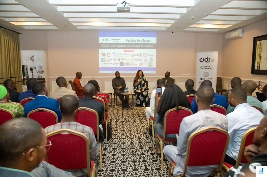 APIP_Guinee's tweet image. Mme Oliano Diana Kouyaté, DG de l’APIP, a représenté Mme la Ministre du Commerce, Dre Diaka SIDIBÉ, au panel du CJD-Guinée sur :
« Comment les PME/PMI peuvent-elles tirer profit des opportunités offertes pour renforcer leur développement et leur croissance ? »

#PME #Guinée #APIP