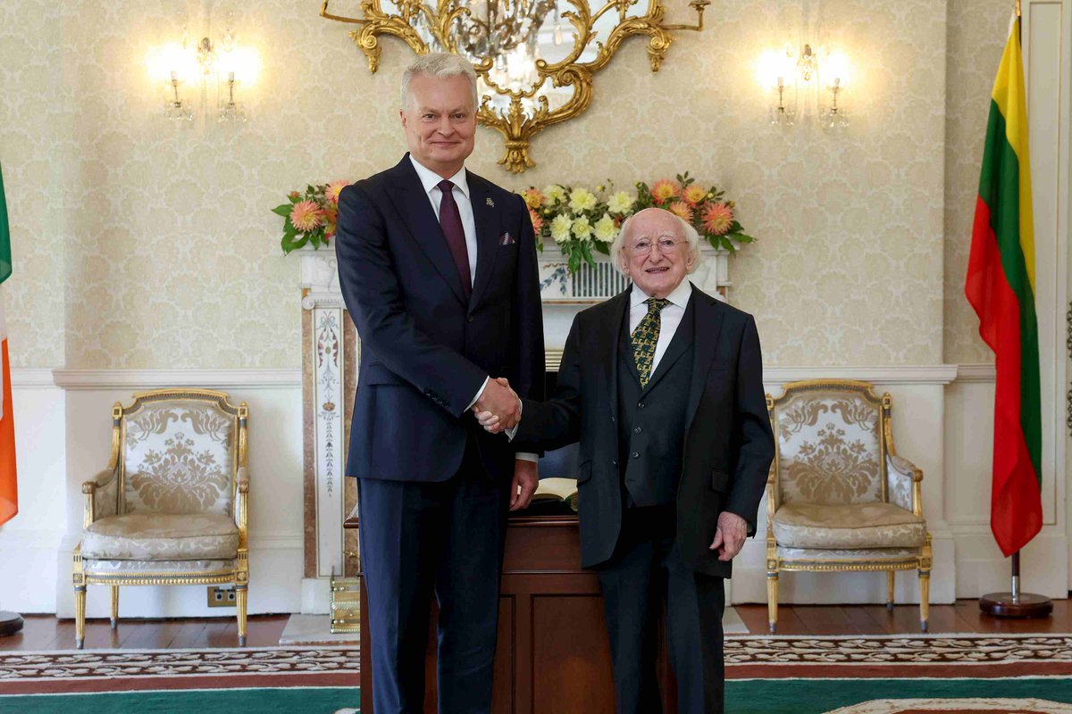 PresidentIRL's tweet image. President Michael D. Higgins today received the President of Lithuania @GitanasNauseda and his wife Diana Nausėdienė on a courtesy call at Áras an Uachtaráin