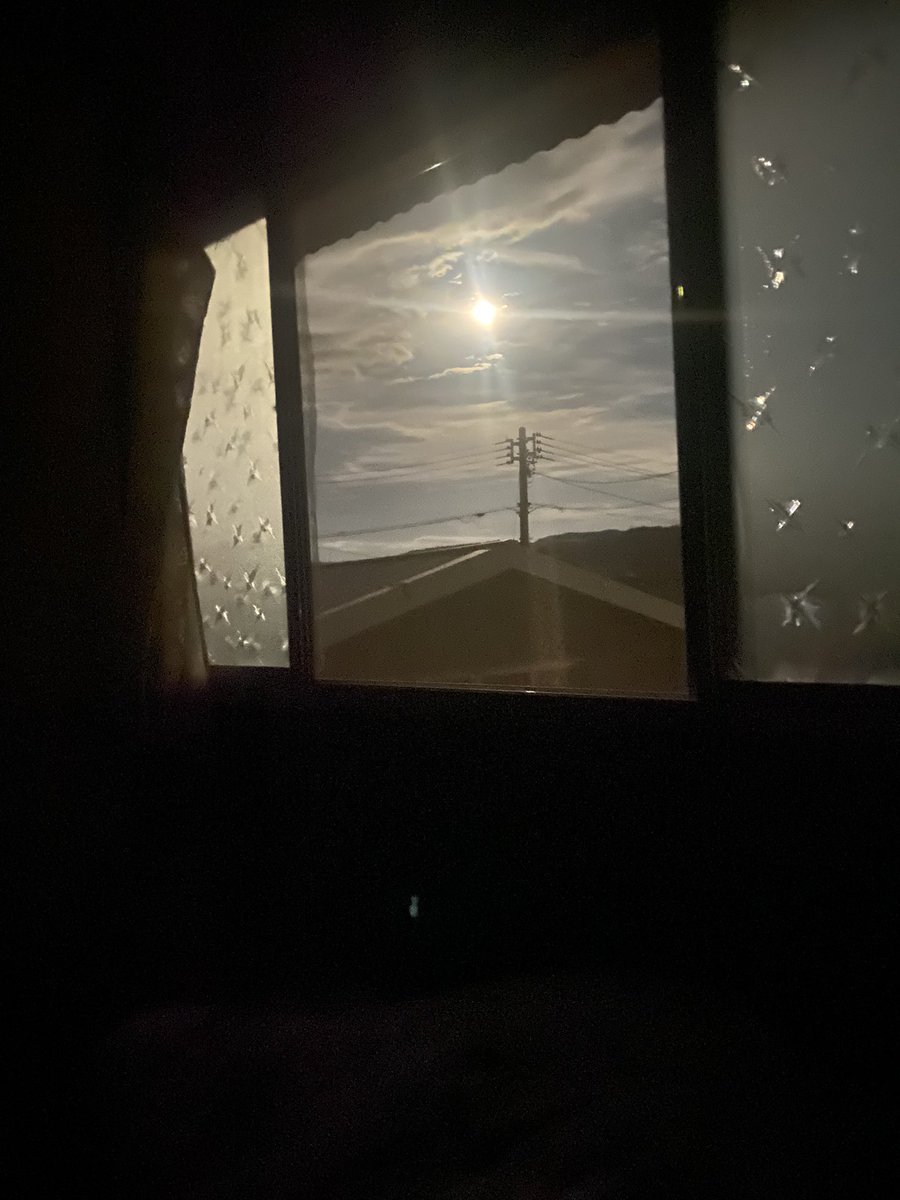 今日って満月？
なんかの力がもらえるかな？