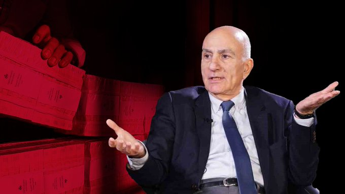 AcansHaber's tweet photo. İktisatçı Mahfi Eğilmez:   
"Şakayla karışık bir söz vardır: “Kurallar, ahmakların uyması için yapılır.” Bu söz şaka olmaktan çıkıp bugünkü yaşamın genel kuralı haline gelmiş görünüyor."
@mahfiegilmez https://t.co/TsCqoBlH6F