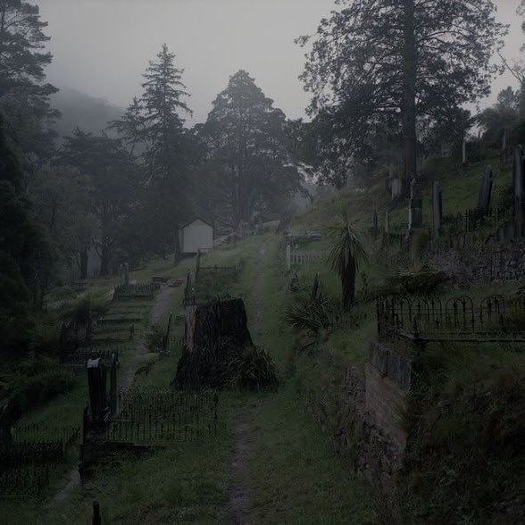 chloesladyjam's tweet image. Anyone up reading Fuffy fics in the big 2025? Just posted the first chapter of a wishverse fic where Willow’s spell also woke up Wishverse Buffy archiveofourown.org/works/67340095