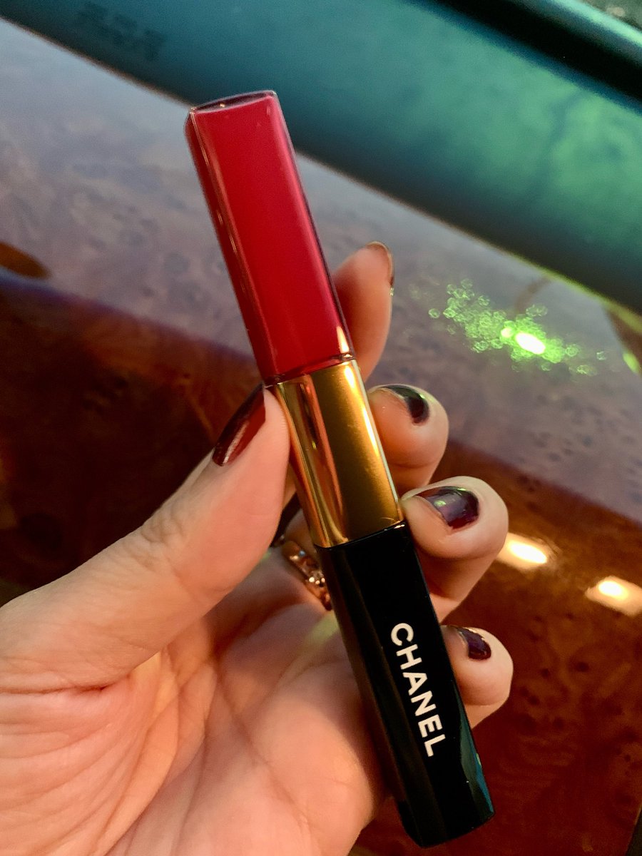 CHANEL リップグロス　ミラー CHANELのこのリップめちゃ落ちにくいからステージでのメイクにも