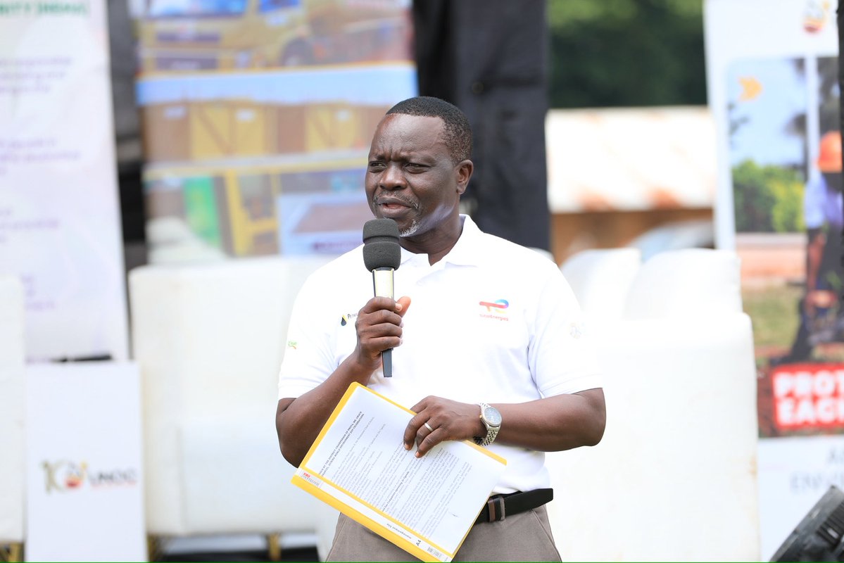 PAU_Uganda's tweet image. “We appreciate the oil & gas consortium for supporting education, health, and the environment. However, we urge that scholarships be extended to university level. Nwoya has one of the country’s lowest completion rates—many parents simply can’t afford university fees.”
—Emmanuel…