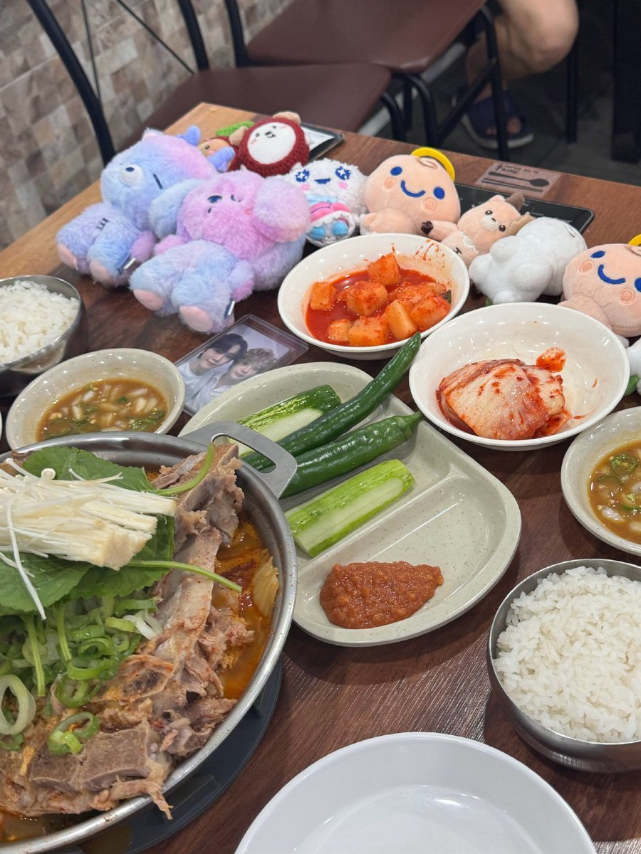 TRANS | ANTON's Weibo Comment Update 250710

🧡 หม่ำๆ เยอะๆ น้าเบบี๋

🦕 บรีจึเอง วันนี้ก็ขอให้ทานอาหารอย่างเอร็ดอร่อยน้าาา~

#ANTON #앤톤 #RIIZE #라이즈