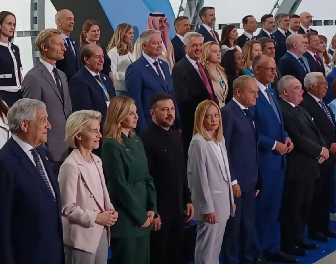 As #URC2025 opens in Rome, Slovenia reaffirms its steadfast support for 🇺🇦. 
Recovery means more than rebuilding - it means people, demining land, empowering local communities, advancing decentralisation &amp; engaging the private sector. 
For a free, resilient, European Ukraine.