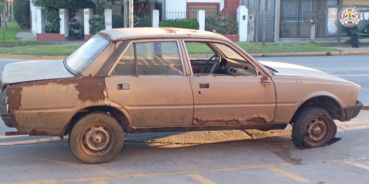 🤝 Agradecemos a la familia Caruso por la donación de un automóvil de baja que servirá para la instrucción del personal de Cuerpo Activo en maniobras de extinción de incendio y rescate vehicular 🚗

¡Muchas gracias Marisol, Mariano y José! 🙌

#BVI #BomberosdeItuzaingó #donación