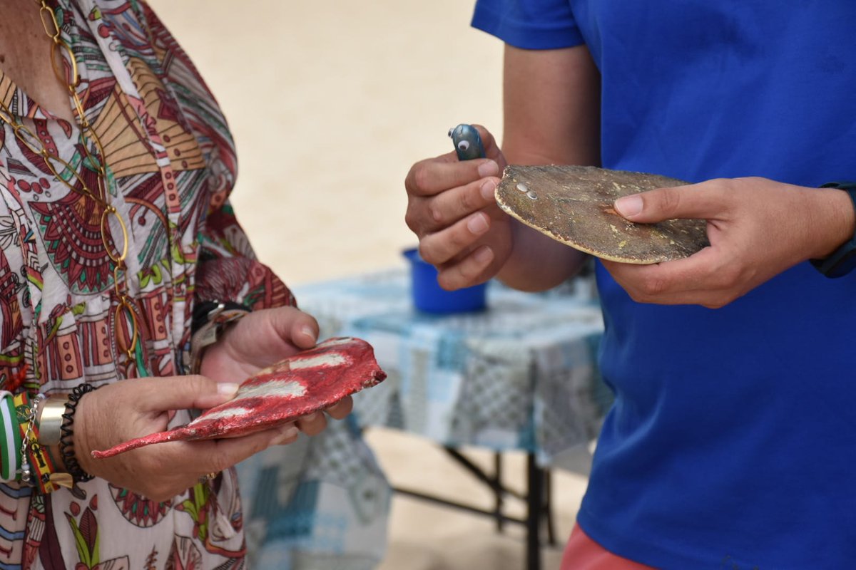 🐟<a href="/AndaluciaJunta/">Junta de Andalucía</a> promociona el consumo de productos pesqueros y acuícolas con acciones en 17 playas de la provincia de #Cádiz 

Comienza el recorrido provincial de 'Andalucía, mares que saben' en #Cádiz, con la participación de <a href="/MercedesColomb1/">Mercedes Colombo</a>, <a href="/fran_morenog/">Fran Moreno</a> y Gloria Bazán