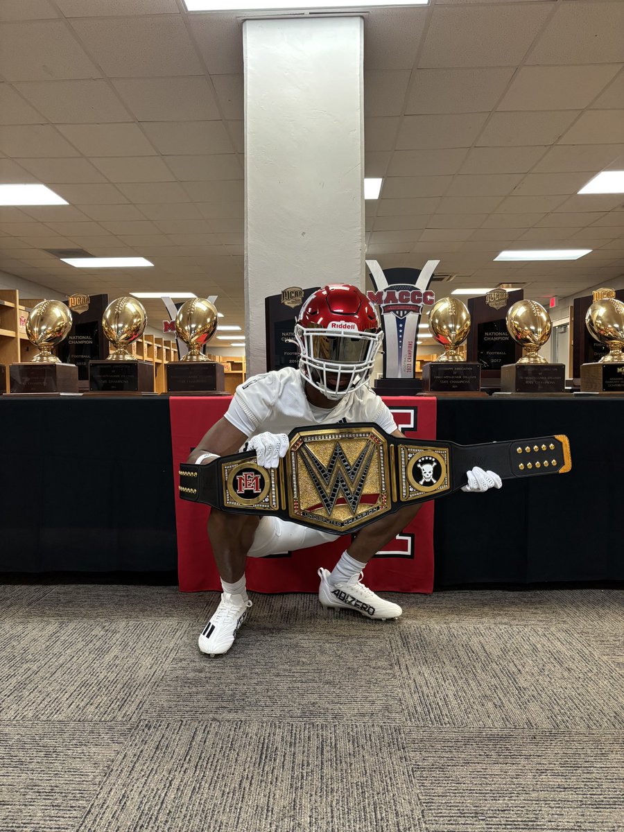 Landon Shelby (@landonshelby4) on Twitter photo ๐ก๐ดโโ ๏ธ ??? Thanks <a href="/cliff_collins10/">Cliff Collins</a> and <a href="/CourtlandHays/">Courtland Hays</a> for the amazing experience at <a href="/EMCCathletics/">EMCC Athletics</a> yesterday!! ๐ก๐ดโโ ๏ธ ??? Thanks <a href="/cliff_collins10/">Cliff Collins</a> and <a href="/CourtlandHays/">Courtland Hays</a> for the amazing experience at <a href="/EMCCathletics/">EMCC Athletics</a> yesterday!!