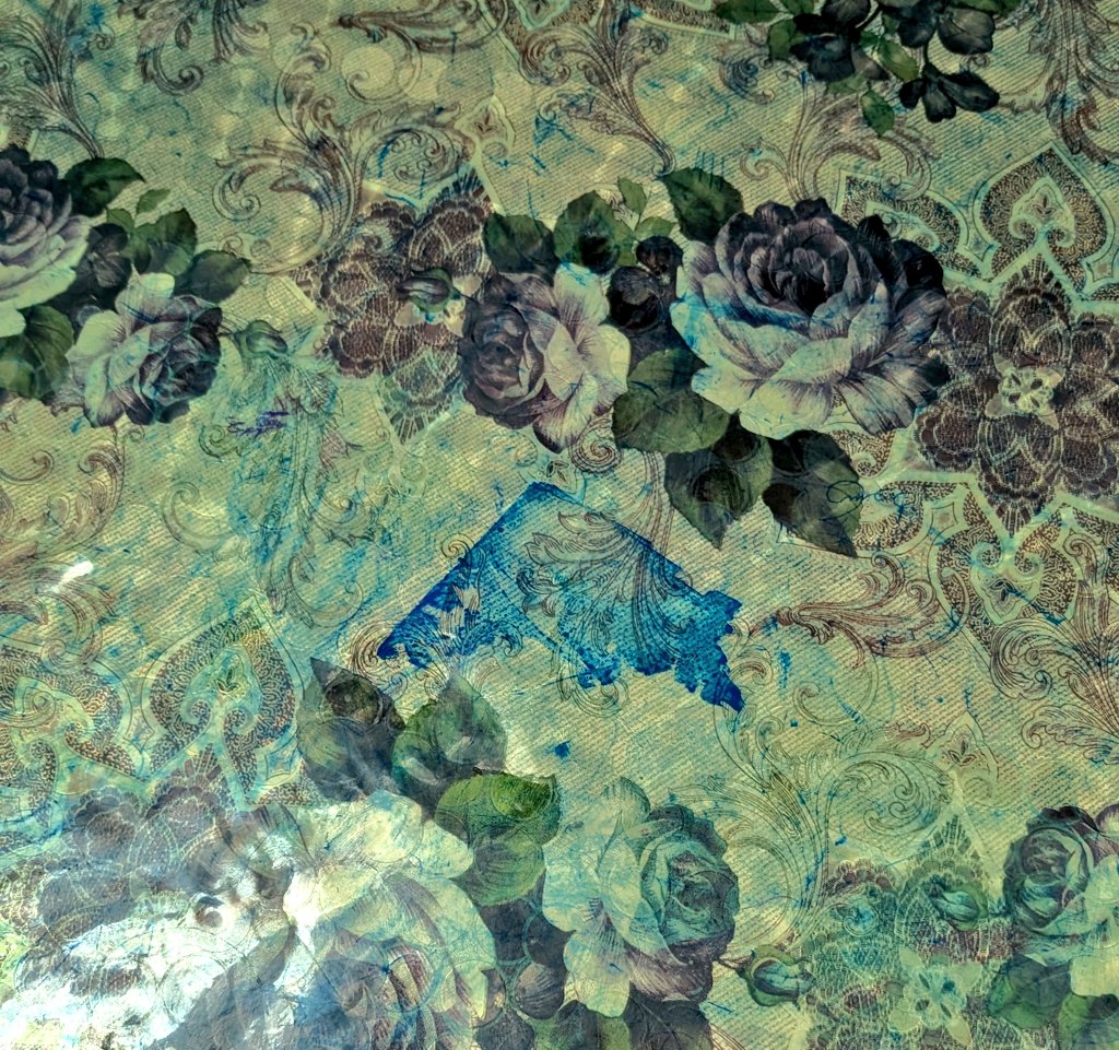 cansurga's tweet image. این B2 دیگه جزئی از زندگی‌مون شده!
