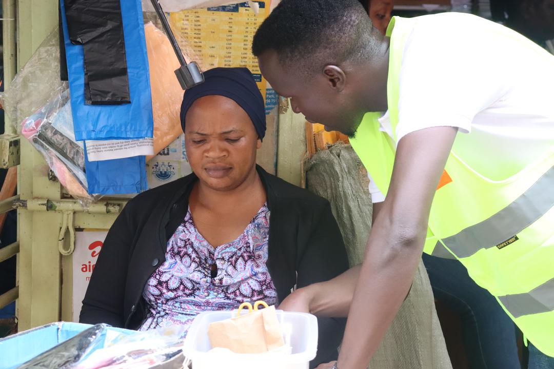 AllanSseky's tweet photo. Tetwagala sawulidde sategedde.....!!!
Everyone should know that testing for HIV is as easy as a quick mouth swab and OraQuick is the ultimate solution
its 99% accurate and takes 20 minutes only.
#OraQuickHIVSelfTest
#DoYouKnowOraquick https://t.co/yZeGREOcJd