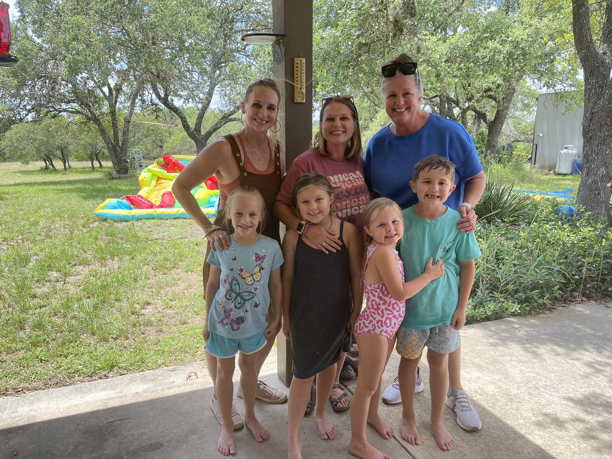 V is for visiting with our friends from South Carolina.
#blackoutbingo 
#skyhawkpride 
#Stinsonsummer