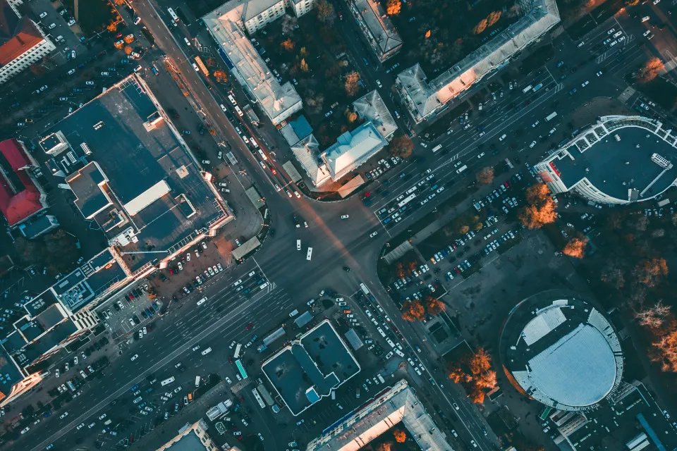 EITUrbanMob's tweet image. 👥 Better mobility starts with #collaboration, so we have teamed up with @AustriaTech to foster knowledge exchange and support the development and implementation of forward-looking mobility projects.
Read more: eiturbanmobility.eu/eit-urban-mobi…
#Innovation #UrbanMobility