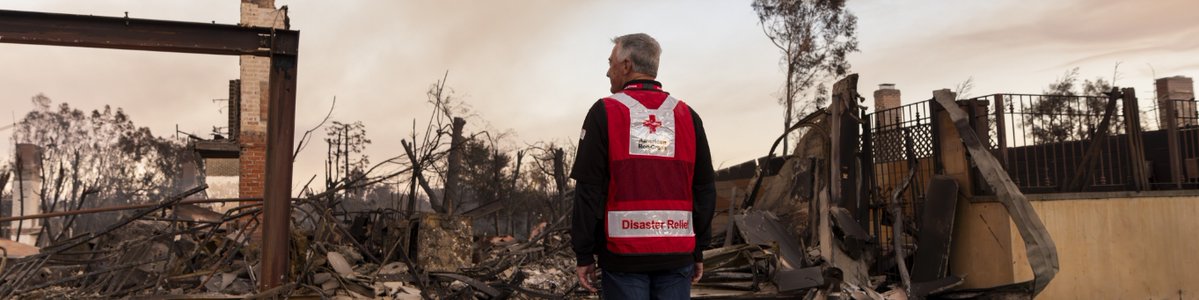 Have you ever wondered what it's like to help people after a large scale disaster? Join us this afternoon at 3 o'clock EDT for a Volunteer Information Session centered around traveling in response to large scale disasters. Follow the link for more info - rdcrss.org/45TqZpH