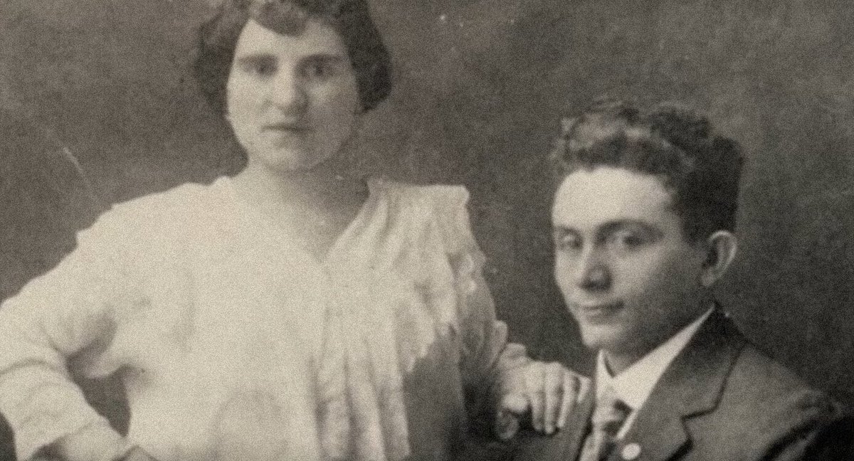 ① ปี 1893 ที่โปแลนด์ มีเด็กผู้ชายคนนึงเกิดมาชื่อ โจเซฟ เกิดมาตัวเล็กมาก หมอบอกแม่ว่าโจเซฟจะมีชีวิตอยู่ไม่กี่วันแต่เขาก็โตมาได้ พออายุ 14 ป่วยเป็นวัณโรค หมอก็บอกว่าอยู่ได้ไม่ถึงอาทิตย์หรอก แต่เขาก็ผ่านมาได้อีก โจเซฟโตมาเป็นเด็กตัวผอมแห้งแรงน้อย เขาเลยชอบแอบไปดูผู้ชายที่แข็งแรง