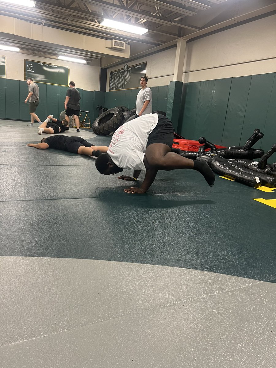 Cedric Alvis (@coachalvis) on Twitter photo .<a href="/MarMitchell74/">marqies_mitchell</a> at 6’5 350 holding Crow Pose🧘🏿
Great day to be a Bruin!
#Namste
M.O.B. .<a href="/MarMitchell74/">marqies_mitchell</a> at 6’5 350 holding Crow Pose🧘🏿
Great day to be a Bruin!
#Namste
M.O.B.