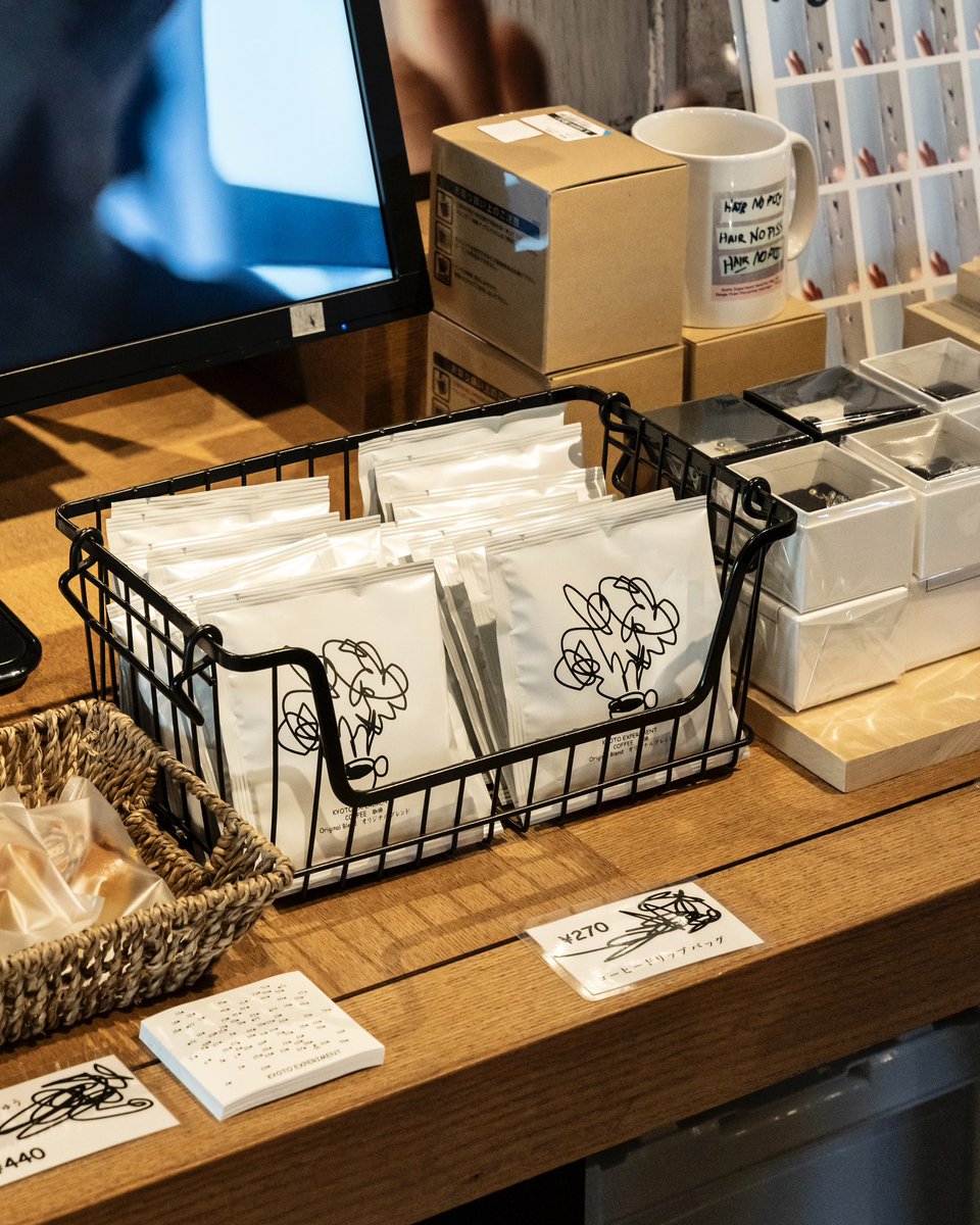 🛒オリジナルグッズ販売中🌟
京都市内2ヶ所のホテル、BnA Alter Museumとホテルアンテルーム京都にて、フロントでお買い求めいただけます🙌

おすすめはコーヒーのドリップバッグ☕️
ぜひお試しください🦤🎶

※画像は昨年の様子で、販売価格など現在と異なる場合があります

photo by 守屋友樹
