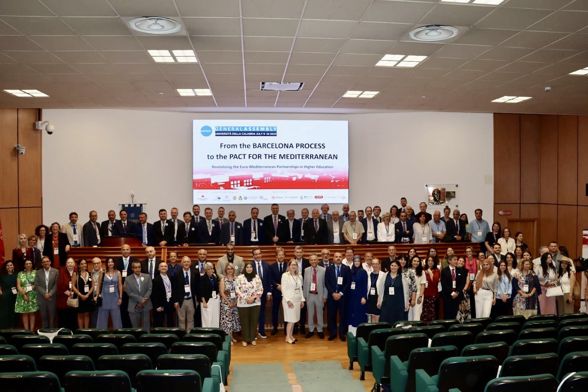 CanalUGR's tweet image. 📢 La UGR participa en la Asamblea General de la Unión de Universidades del Mediterráneo #UNIMED

Más de 150 representantes de universidades, instituciones internacionales y autoridades públicas han tratado temas como: cambio climático 🌍, #IA 🤖, empleabilidad juvenil...

ℹ️