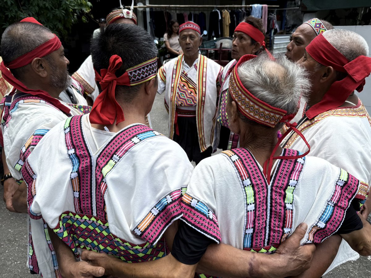 台湾ブヌン族とのレコーディング。昼間の農作業を中断して集まってくれたおじいちゃん達。素晴らしかった！#taiwan #indigenous #music #ritual #bunun #ethnography