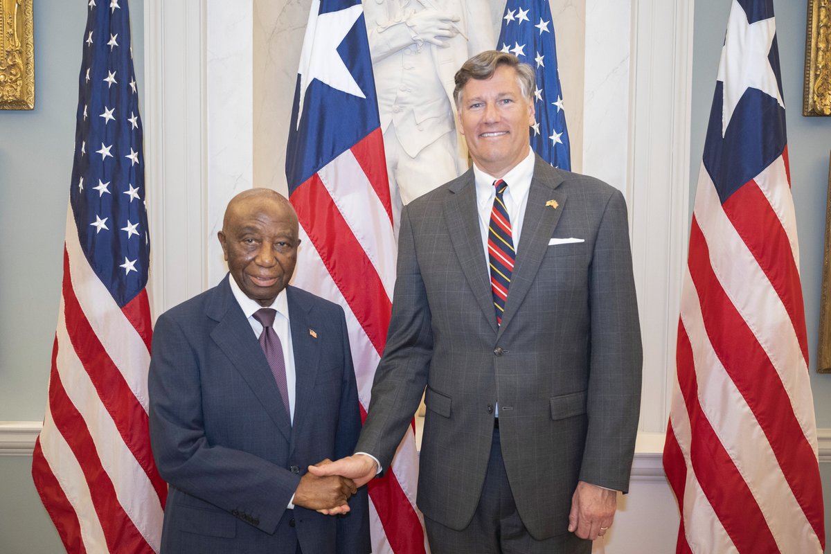 DeputySecState's tweet image. Great to meet Liberian president Boakai, who also prioritizes a partnership based on bilateral trade and investment over one dependent on U.S. assistance! We are already making great progress in partnerships, evidenced by last week’s important agreement that will increase…