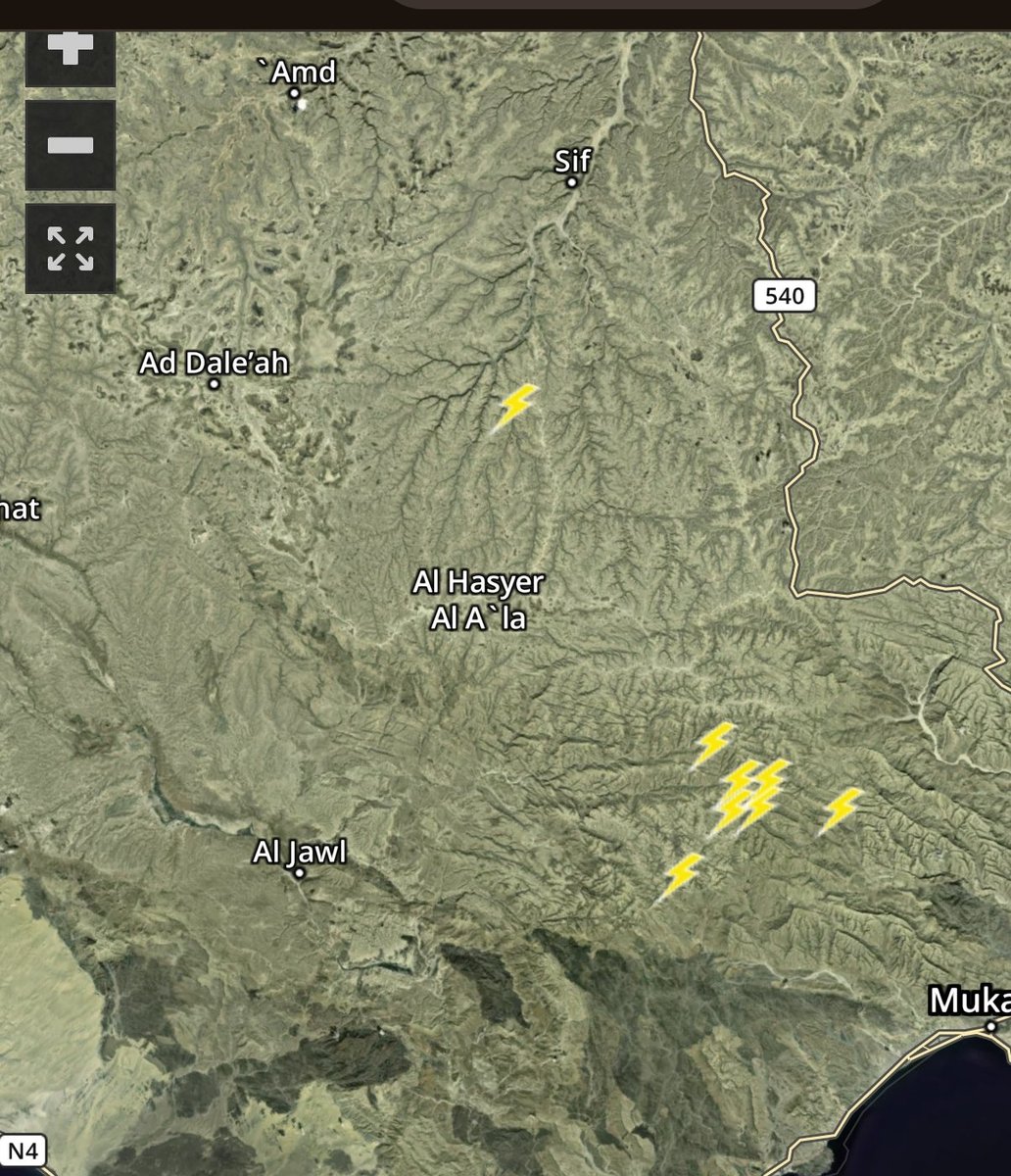 بداية رصد البروق على روس حويره ودوعن الليمن 10/7/2025
عسى أن يتوسع قادم الساعات