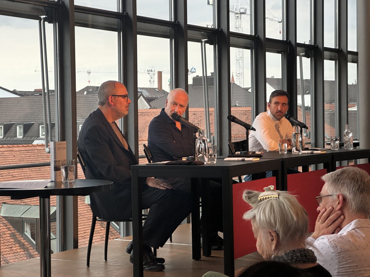 CHBeckLiteratur's tweet image. Recap: Gestern im Literaturhaus München @LithausMUC Buchvorstellung von Joseph Vogls "Meteor". Mit Andreas Bernard, Kulturressort Spiegel und Thomas Lettow, Residenztheater. Mehr zum Buch: chbeck.de/vogl-meteor/pr…