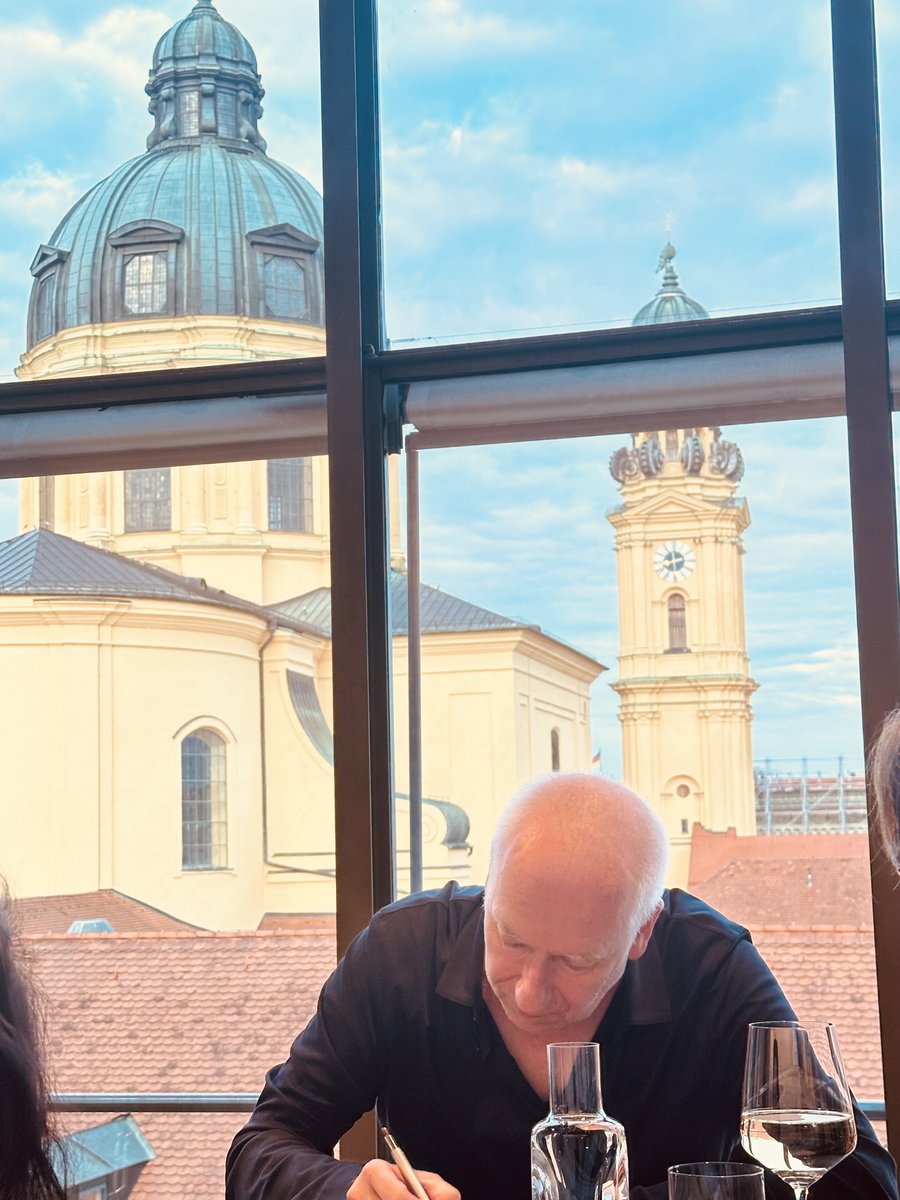CHBeckLiteratur's tweet image. Recap: Gestern im Literaturhaus München @LithausMUC Buchvorstellung von Joseph Vogls "Meteor". Mit Andreas Bernard, Kulturressort Spiegel und Thomas Lettow, Residenztheater. Mehr zum Buch: chbeck.de/vogl-meteor/pr…