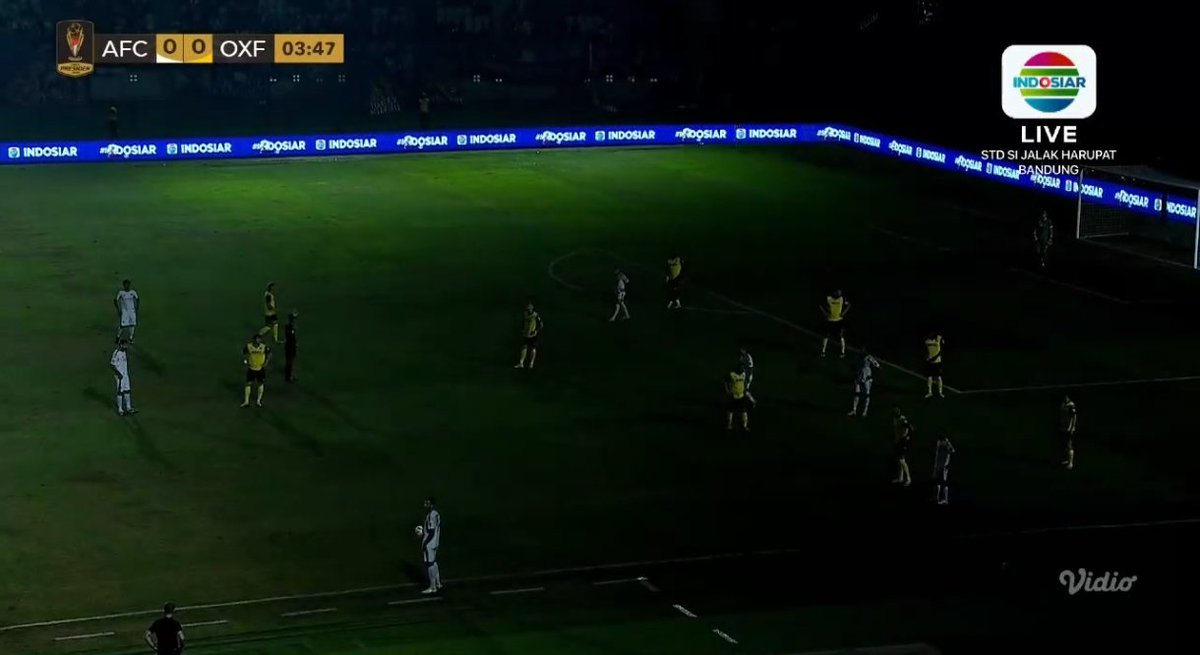 Laga Arema FC vs Oxford United terhenti karena mati lampu. 😭