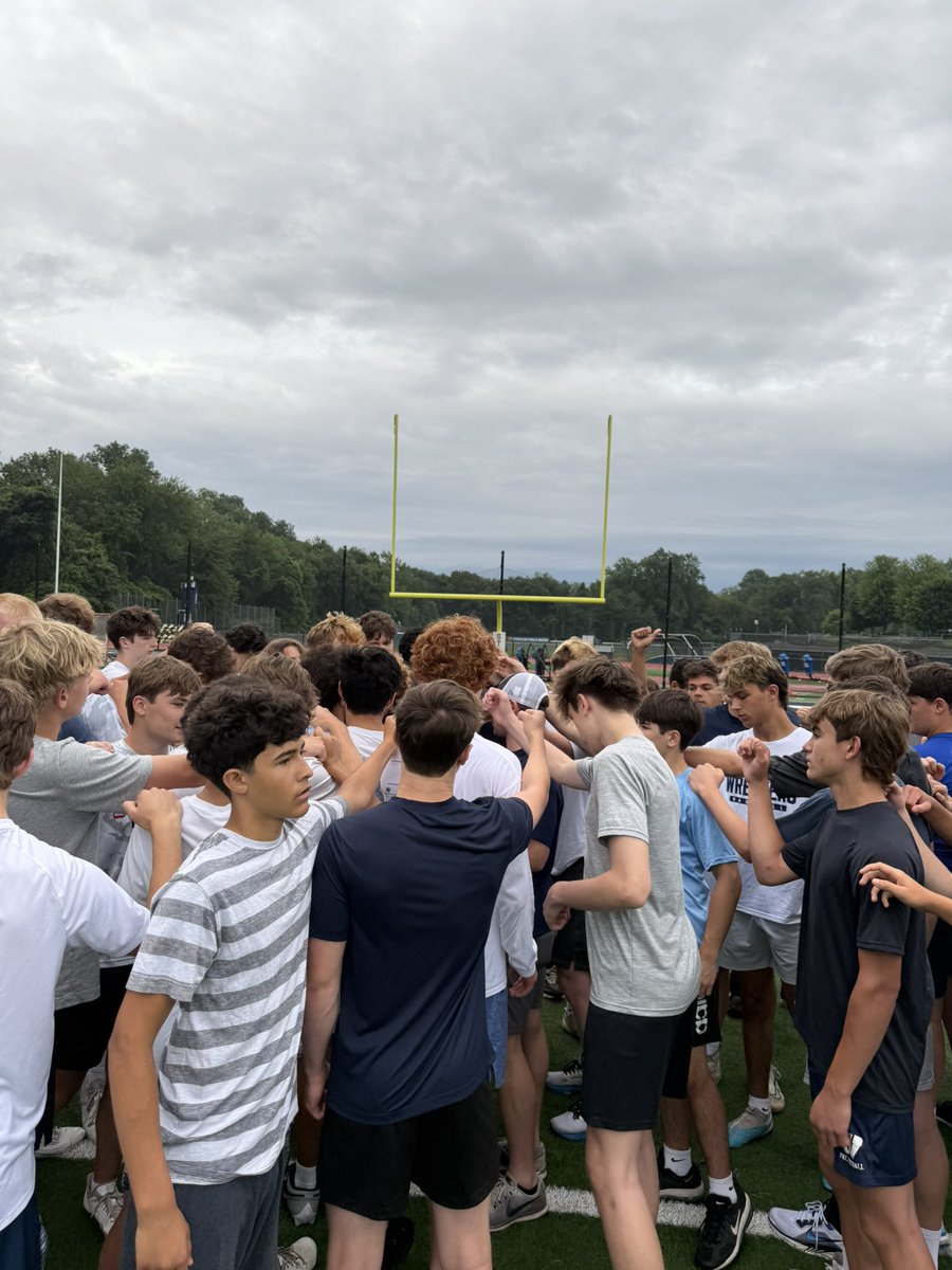 StaplesFootbal1's tweet image. Thank you to Henry Beck (Staples ‘21 West Point ‘25) for coming in and speaking to the team today about sacrifice and Wrecker Football.
GO WRECKERS!! #cthsfb