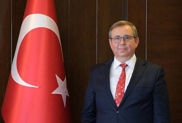 Trakya Üniversitesi önceki dönem Rektörü Prof. Dr. Erhan Tabakoğlu'nun Tekirdağ İsmail Fehmi Cumalıoğlu Şehir Hastanesine Başhekim atanacağı konuşuluyor.
Başhekim Dr. Çağatay Onar geçtiğimiz günlerde Tekirdağ İl Sağlık Müdürü olarak atanmıştı.