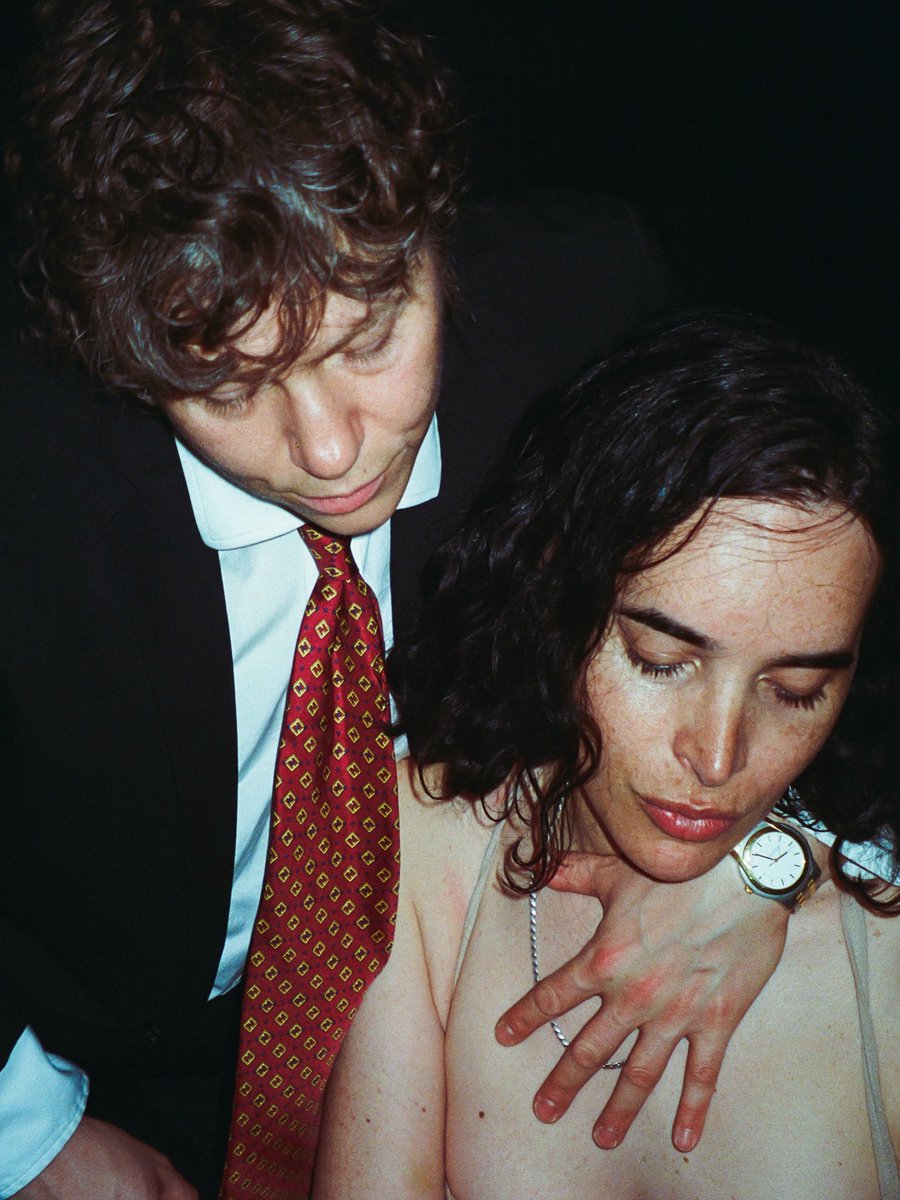 Isobel Fox tweet media