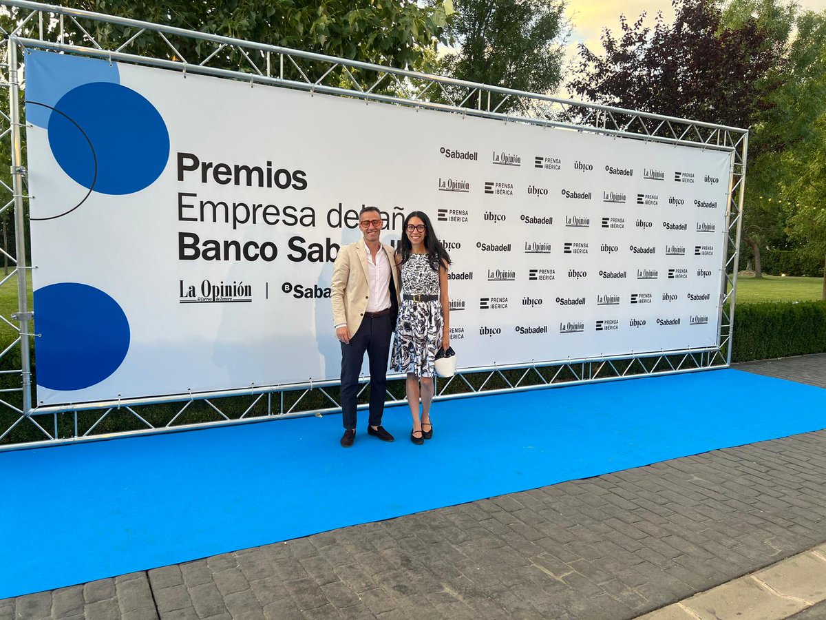 🎉 Ayer nuestros representantes Miriam Bailón y Raúl Zurrón de ECOnomistaVAlor Zamora estuvieron presentes en la gala de entrega de la II Edición de los Premios Empresa del Año Banco Sabadell, un evento que celebra el talento, la innovación y el esfuerzo.

🙌 Felicitamos a todas