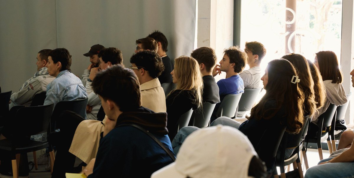 El alumnado del Máster Universitario en Investigación en Arte y Diseño (MURAD) presentará sus Trabajos Finales de Máster:

📅 Lunes 14 de julio: de 9:30 h a 20:00 h
 Martes 15 de julio: de 9:30 h a 19:15 h 
📍 Lugar: Eina Bosc

Más información: eina.cat/es/blog/presen…