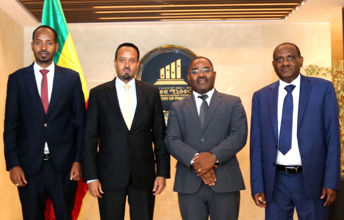 MoF_Ethiopia's tweet image. H.E. Ahmed Shide meets Dr. Zarau Kibwe, World Bank Executive Director for Africa Group 1, who is on a three-day official visit to Ethiopia. Dr. Kibwe represents Ethiopia and 21 other African nations on the World Bank Board.
mofed.gov.et/blog/he-ato-ah…
