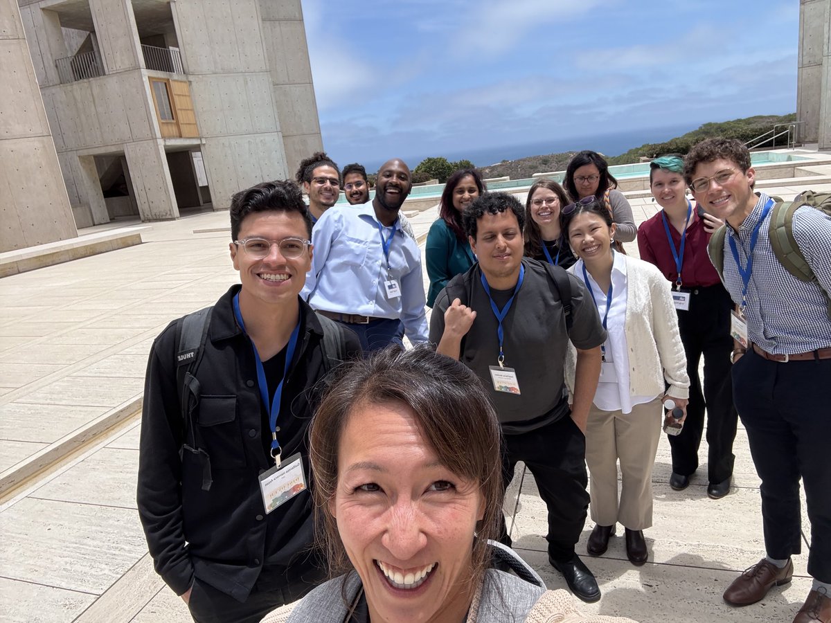 kaymtye's tweet image. There will be formal pics to follow but heres a candid of our 2025 DISCOVER awardees ⁦@salkinstitute⁩  this year. They blew me away with their brilliant talks yesterday and so did our Salk Faculty at the data blitz!
