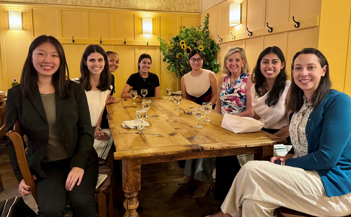 Big welcome to our new PGY-1 residents, seen here at lunch with our Chair Dr. Kathryn Colby and APD Dr. Andrea Blitzer! #classof2029👁️