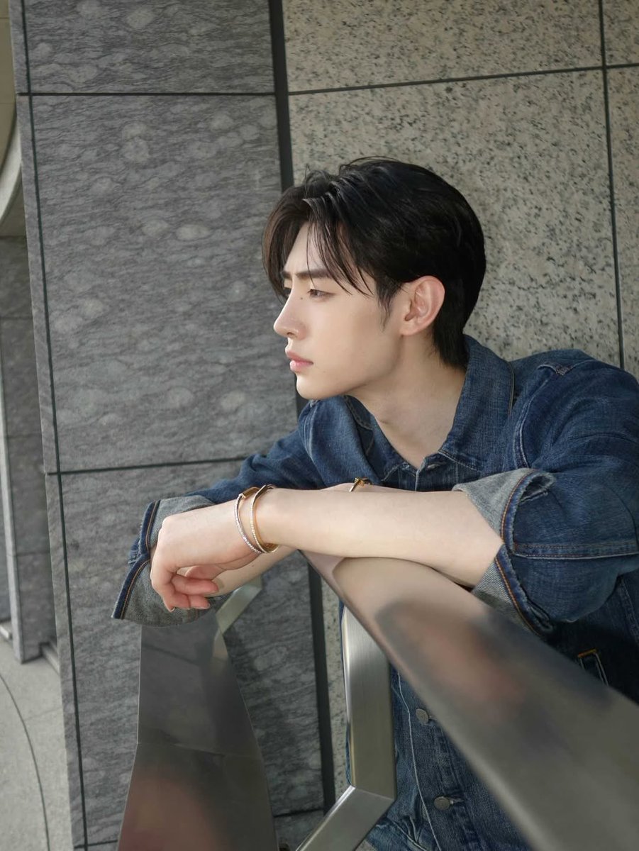 (3/3)

<a href="/ENHYPEN_members/">ENHYPEN</a> <a href="/ENHYPEN/">ENHYPEN OFFICIAL</a> #ENHYPEN #엔하이픈 #SUNGHOON #성훈