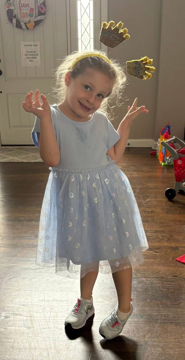 CoachFoos's tweet image. Help me wish Harper a happy 4th birthday! Time flies when you are having fun and she definitely has a lot of fun!