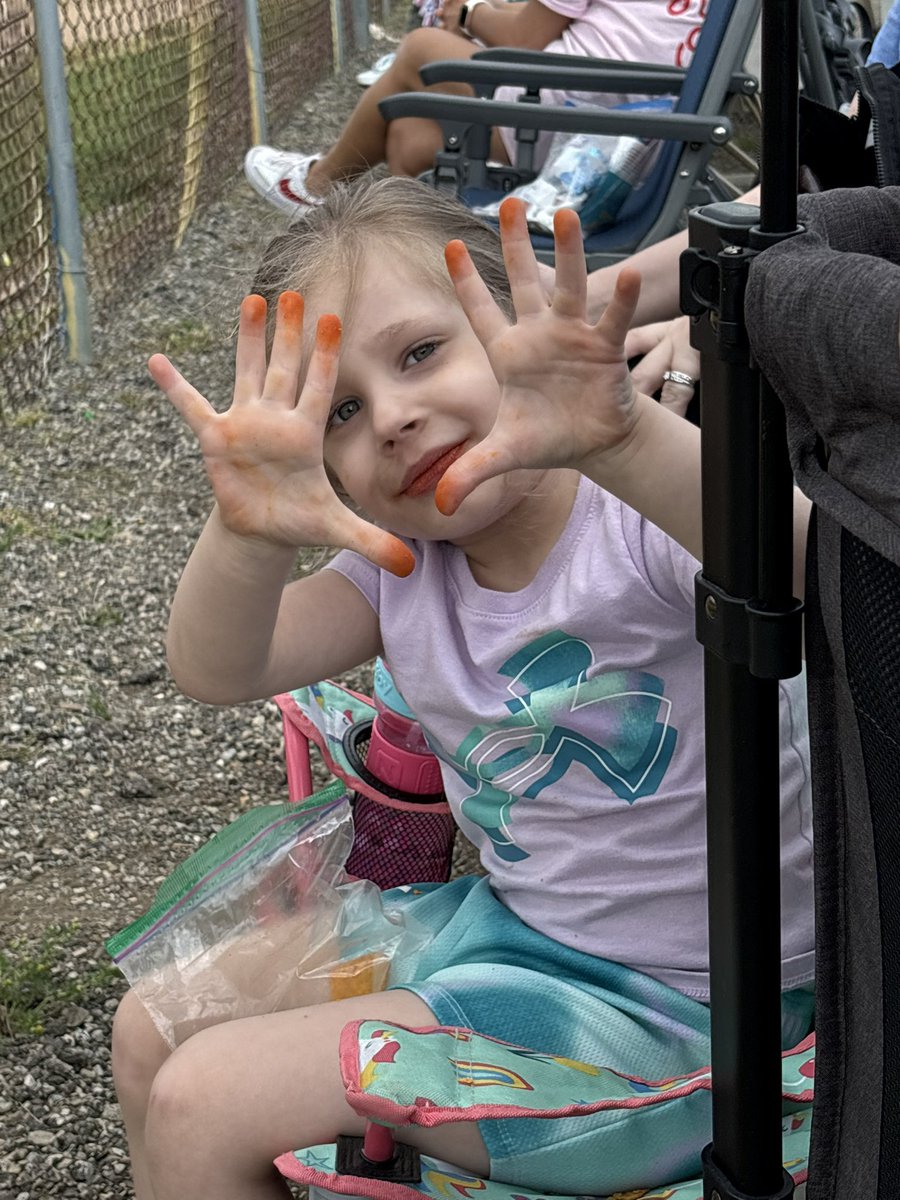 CoachFoos's tweet image. Help me wish Harper a happy 4th birthday! Time flies when you are having fun and she definitely has a lot of fun!