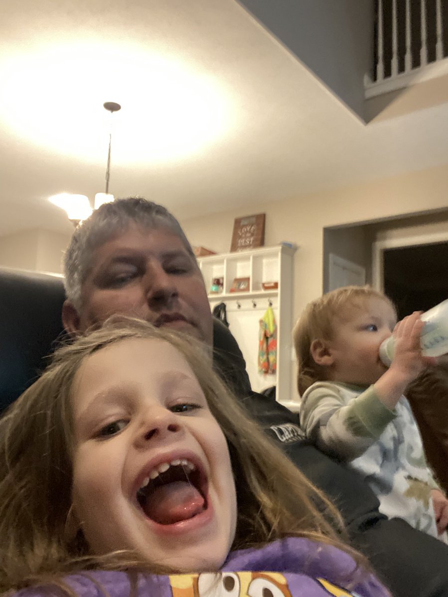 CoachFoos's tweet image. Help me wish Harper a happy 4th birthday! Time flies when you are having fun and she definitely has a lot of fun!
