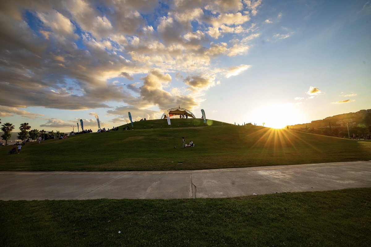 Gökyüzü her akşam Kocaeli’de başka bir tablo çizer.😊
