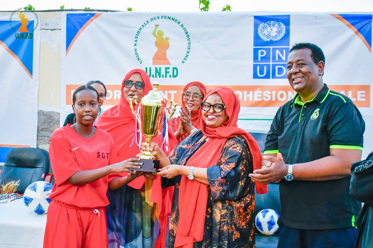Un match de football féminin au service de la cohésion sociale et de l’autonomisation des femmes

📍 Lieu : Complexe Sportif de Loisirs et de Formation pour Femmes
📅 Date : 9 juillet 2025

Dans le cadre de ses actions en faveur de la cohésion sociale, l’Union Nationale des