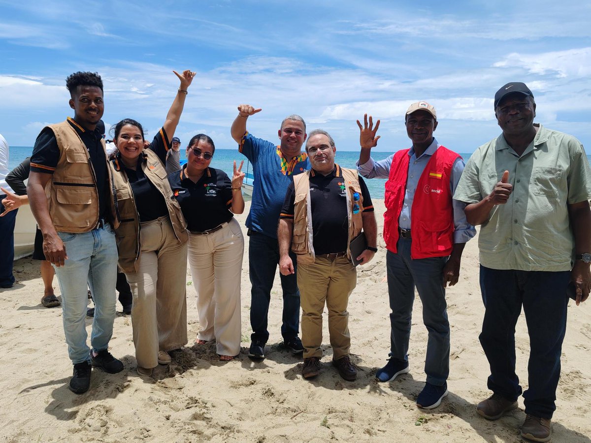 Ayuda en Acción (@ayudaenaccion) on Twitter photo Con financiamiento de <a href="/AECID_Honduras/">AECID Honduras</a> y junto a #MAMUGAH lanzamos #EconomíaAzul:
100 embarcaciones con paneles solares☀️
100 jóvenes formados en emprendimiento azul (50% mujeres)👩💼
+50% ingresos pesqueros💰
¡Innovación que transforma comunidades costeras en Honduras! 🚀 Con financiamiento de <a href="/AECID_Honduras/">AECID Honduras</a> y junto a #MAMUGAH lanzamos #EconomíaAzul:
100 embarcaciones con paneles solares☀️
100 jóvenes formados en emprendimiento azul (50% mujeres)👩💼
+50% ingresos pesqueros💰
¡Innovación que transforma comunidades costeras en Honduras! 🚀