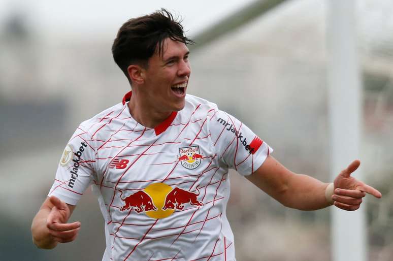 🟡⚫ "Revive" la posibilidad de Thiago Borbas, debido a la incertidumbre por la situación de Arezo. Si no llega el ex #Peñarol podría avanzar por el jugador de #Bragantino.