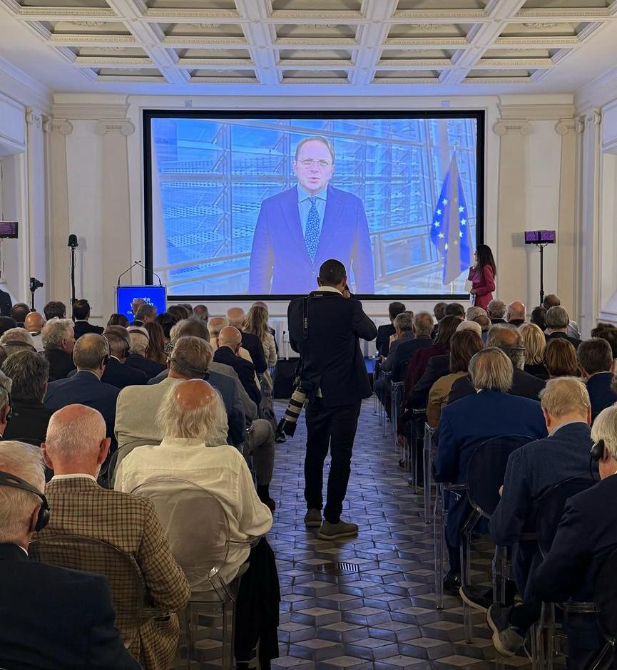 OliverVarhelyi's tweet image. Health systems are only as strong as the people behind them. Glad to join @FNOMCeO’s discussion on why investing in healthcare—and those who provide it—is investing in our future.