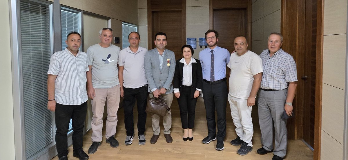 Bugün Dernek temsilci ve yöneticilerimizle Gençlik ve Spor Bakanlığı Proje Destekleri Daire Başkanımız Sn. Emre Orhan ile Sn. Gülnur Bağcı Hanımefendi’yi ziyaret ederek; Gazi, Şehit ve Gazi yakınlarımızın ruhsal ve fiziksel rehabilitasyonu konusunda yapılabilecek projelere