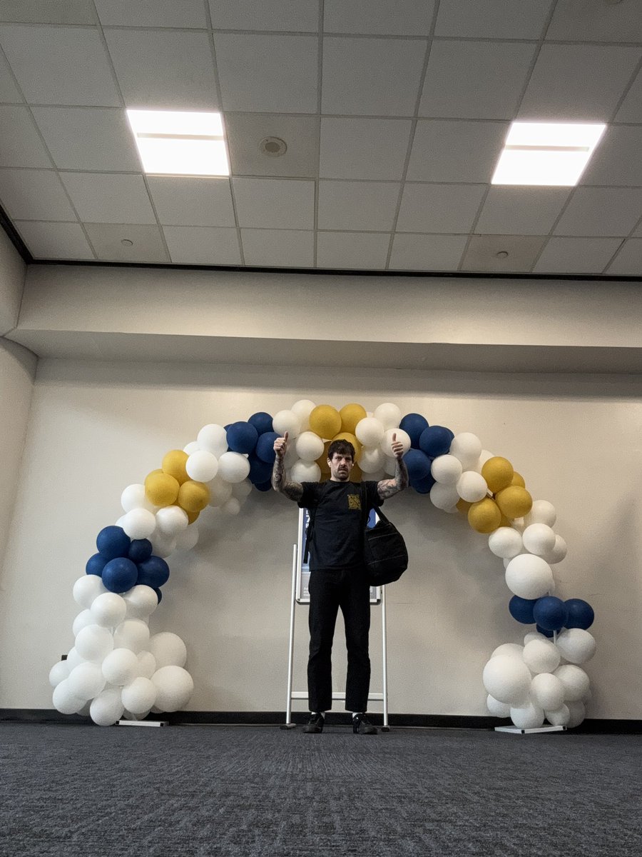 They said I’m the one millionth guy to have diarrhea at Newark Airport and made me take this photo